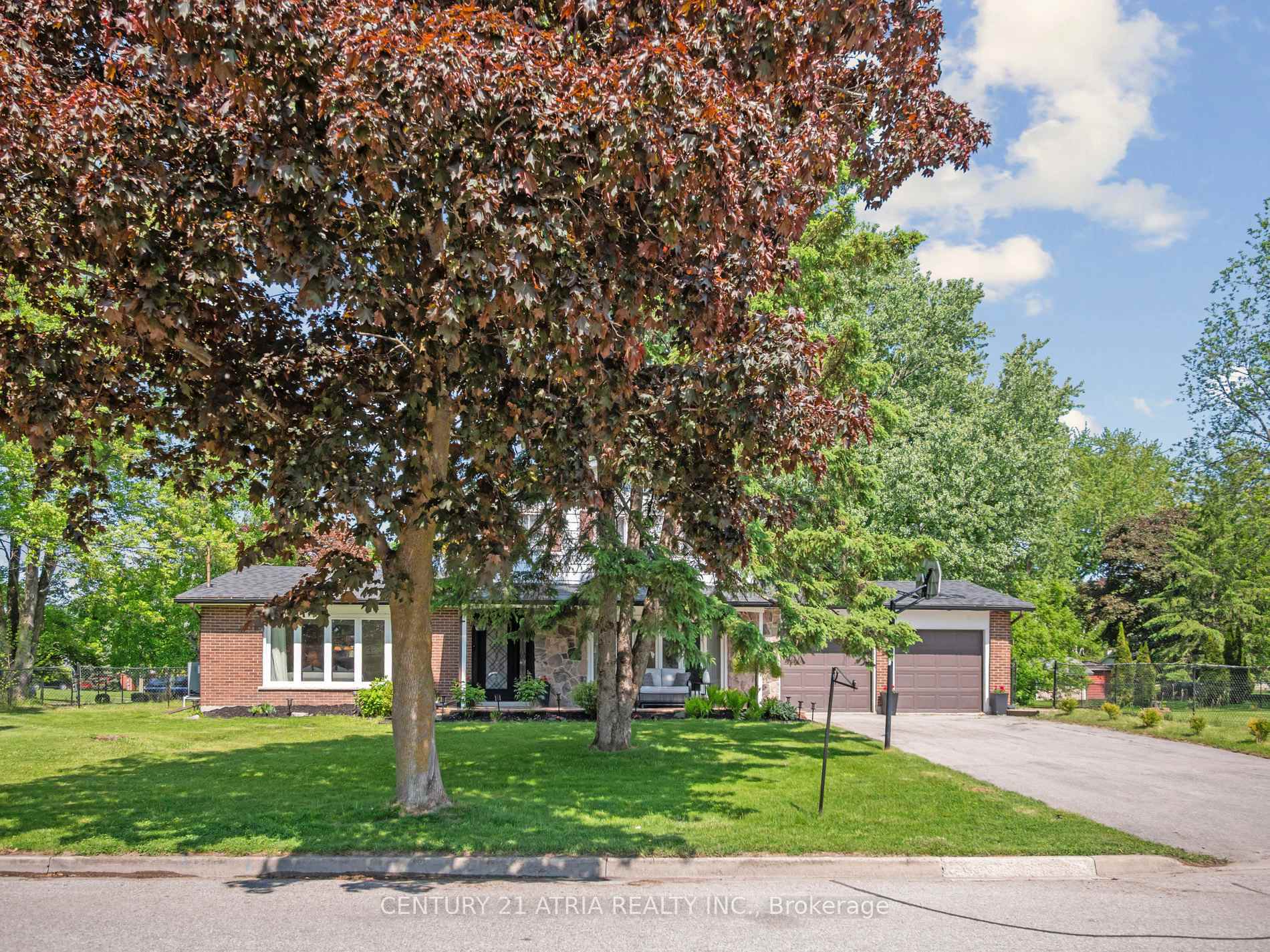 Property Photo:  7 May Avenue  ON L0G 1V0 