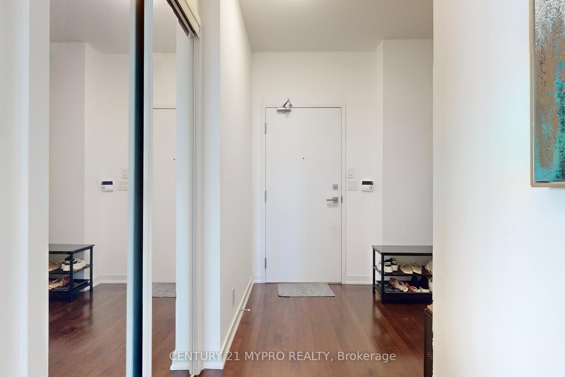 Property Photo:  12 York Street 5304  ON M5J 0A9 