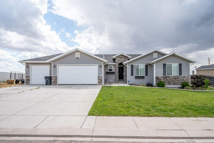 5203 1425 E5203 Tomahawk Dr  Enoch UT 84721 photo