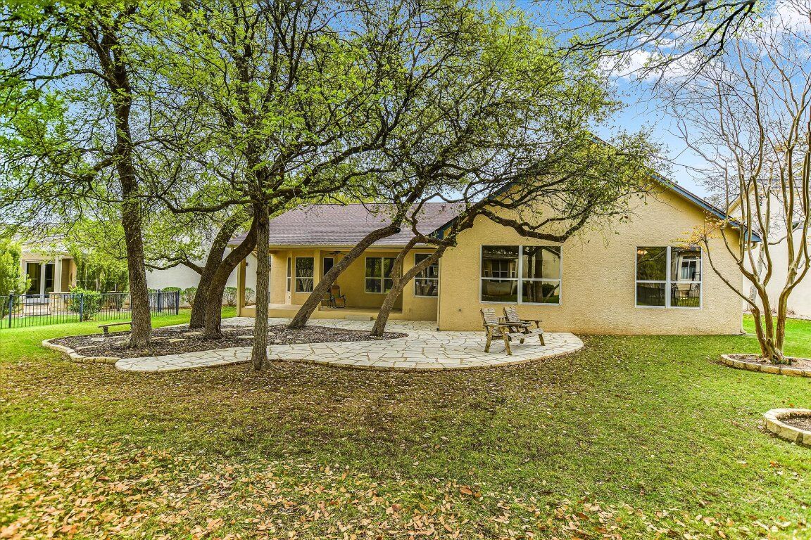 Property Photo: 202 Whippoorwill Cove TX 78633