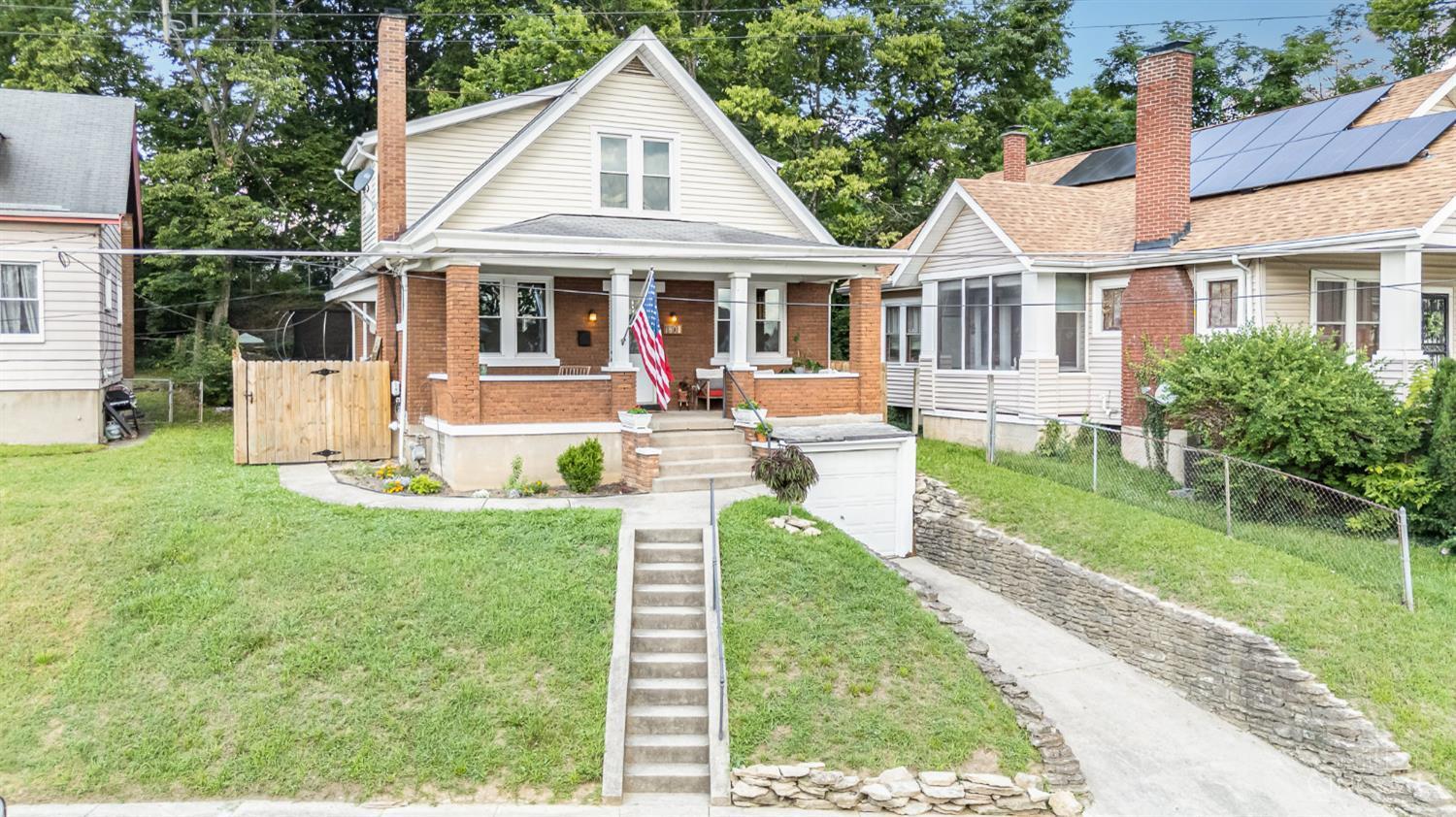 Property Photo: 1605 Ross OH 45205