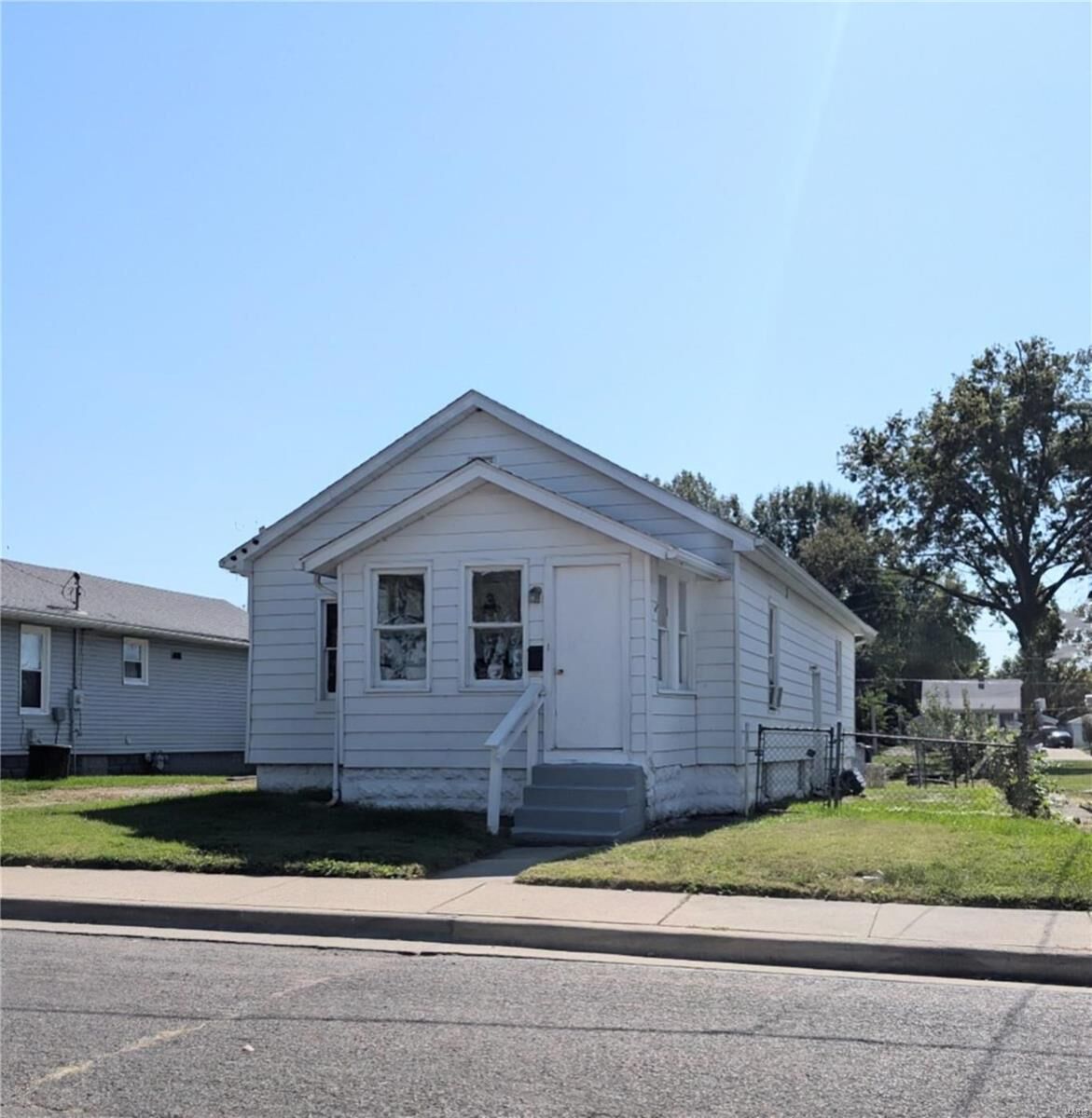 Property Photo: 116 E Elm Street IL 62048