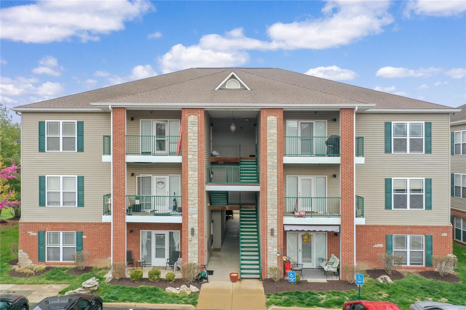 Property Photo: 895 Forest Avenue 101 MO 63088