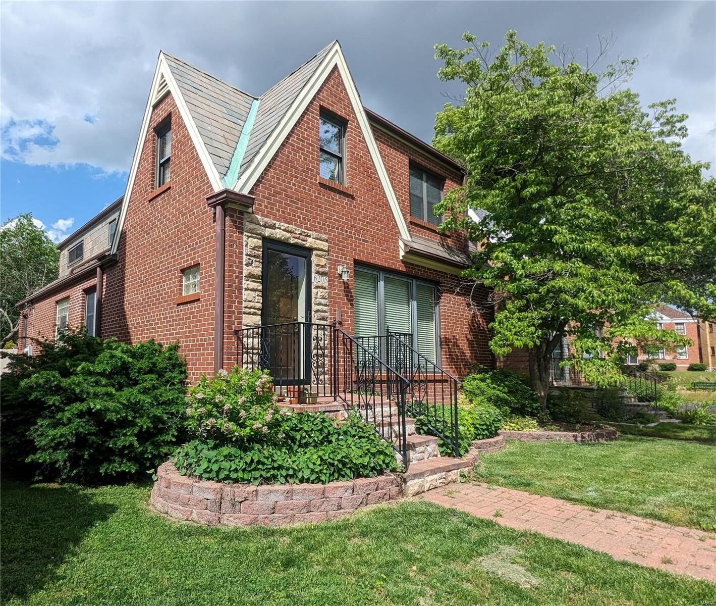 Property Photo: 6205 Murdoch Avenue MO 63109
