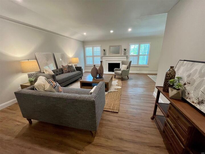 309 Morristown Court  Chesterfield MO 63017 photo