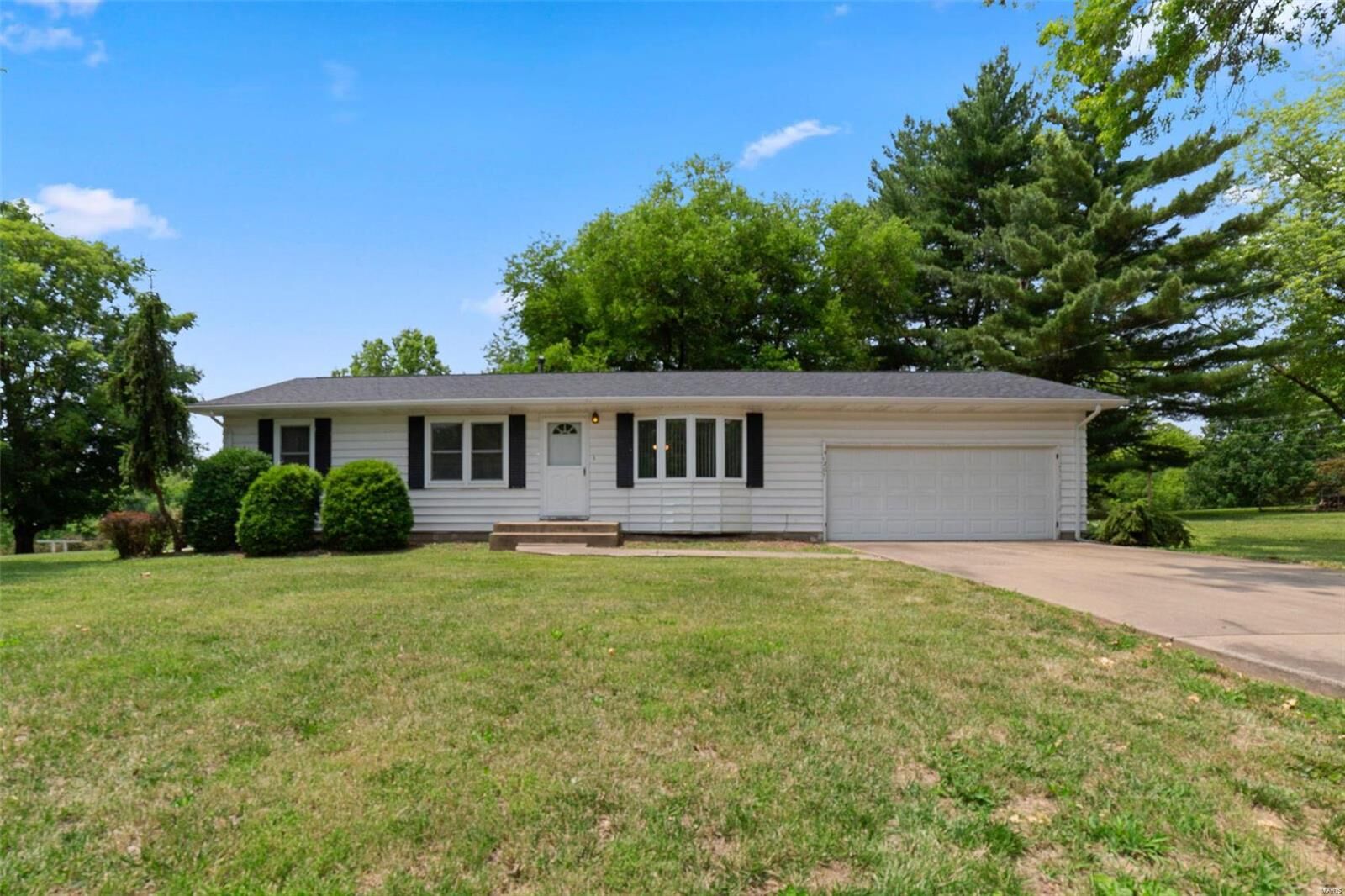 Property Photo:  1207 Apple Street  MO 63343 
