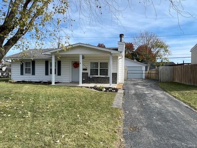 Property Photo: 3028 Sunbury Avenue IL 62040