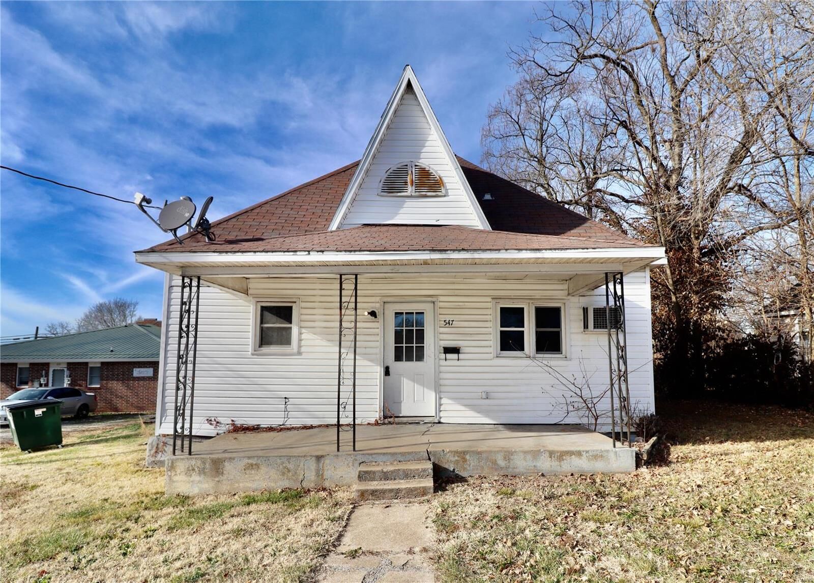 Property Photo: 547 W Hayes Street MO 65536