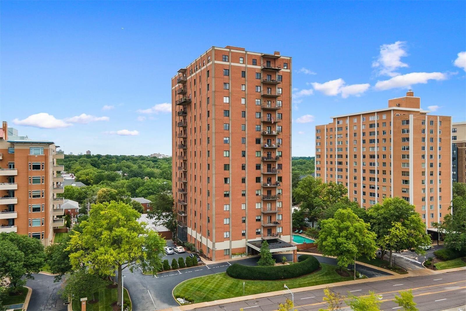 Property Photo:  816 S Hanley Road 4A  MO 63105 