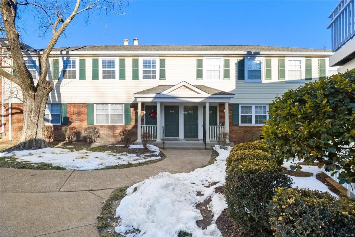 Property Photo:  1548 E Swan Circle  MO 63144 