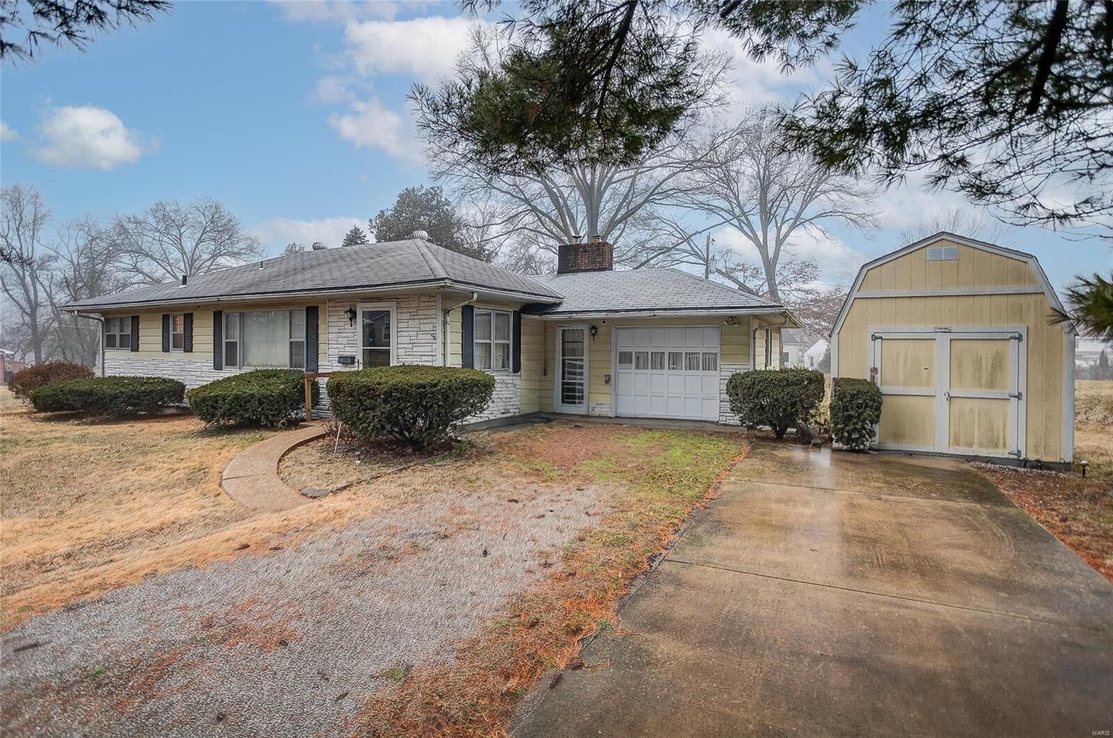Property Photo:  26 Friendly Drive  IL 62226 
