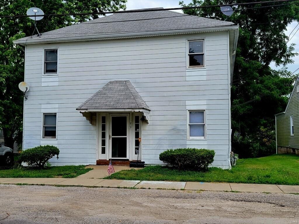 Property Photo:  212 S Chestnut Street  IL 62234 