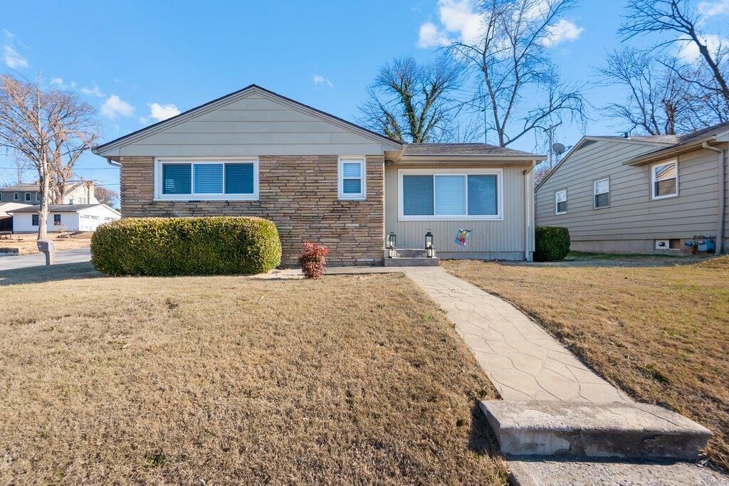 Property Photo: 860 Poppy Lane MO 63701