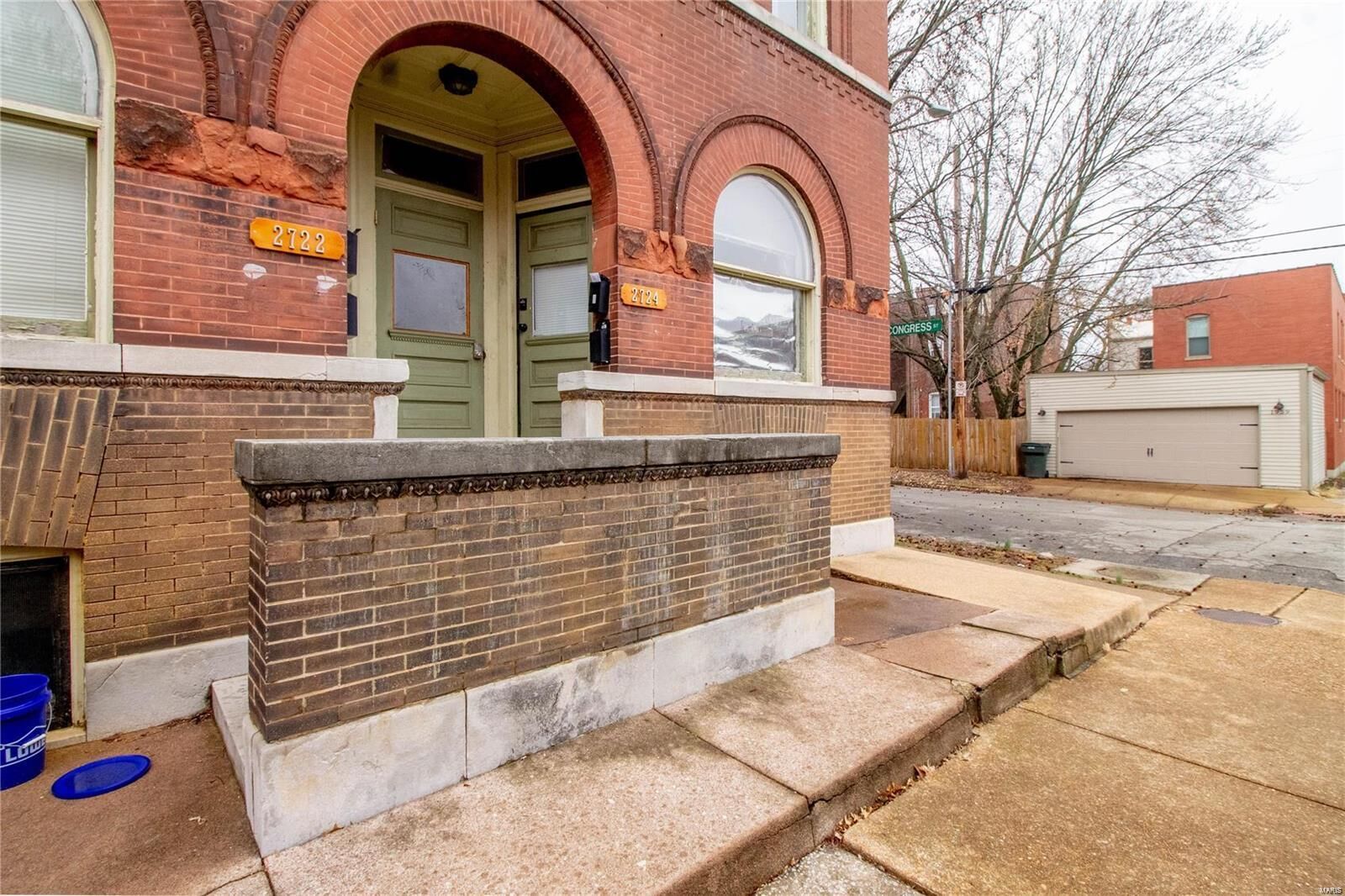 Property Photo: 2722 Salena Street 2nd Fl MO 63118
