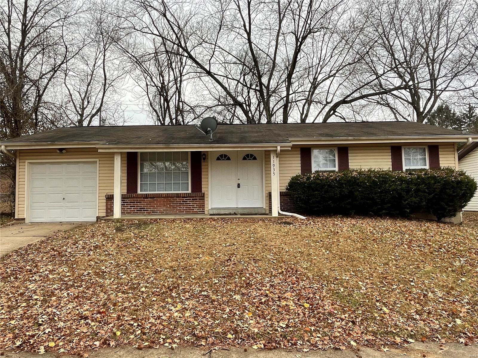 Property Photo:  11935 Red Barn Court  MO 63033 