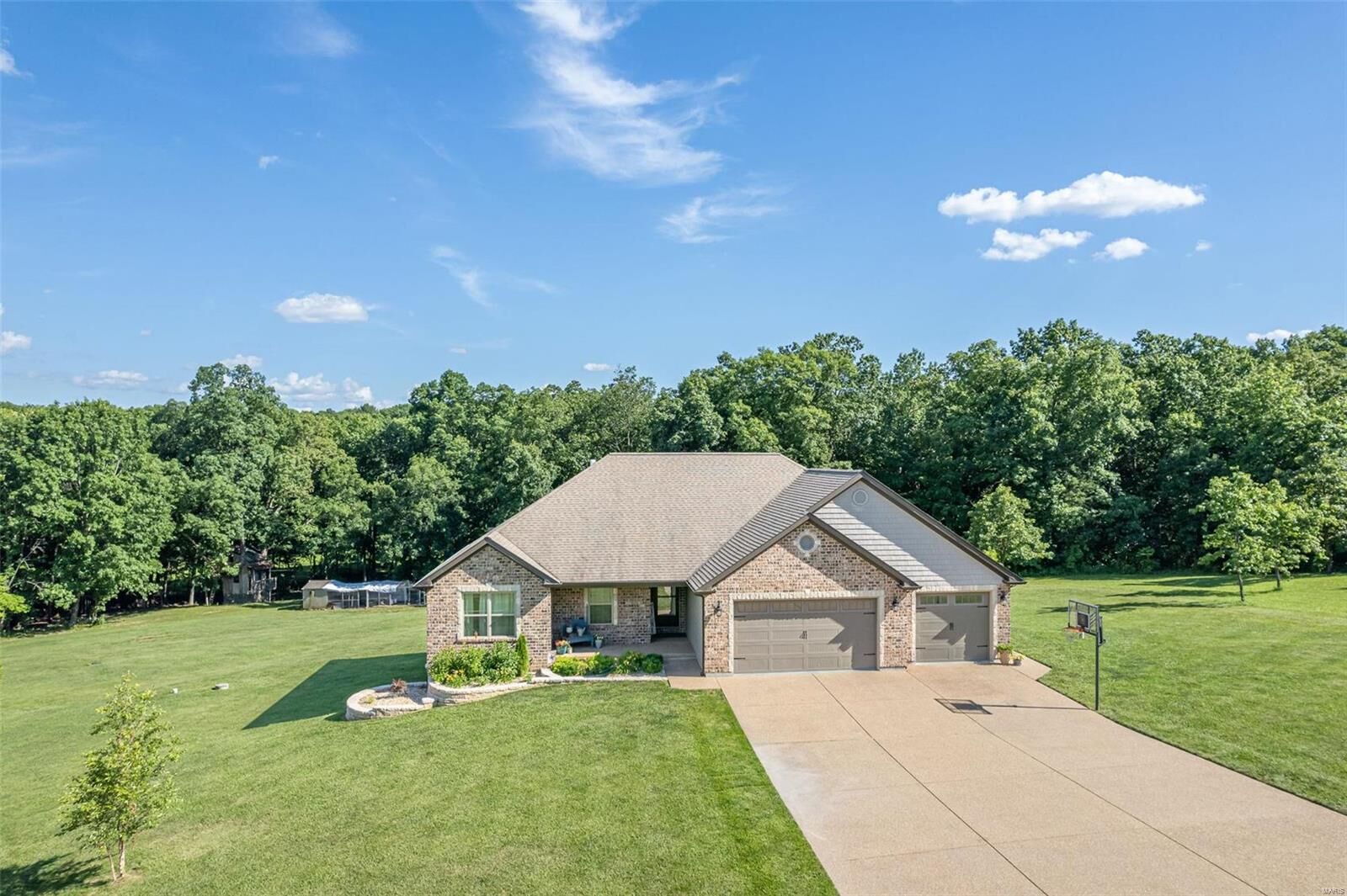 Property Photo: 329 Hickory Field Court MO 63084