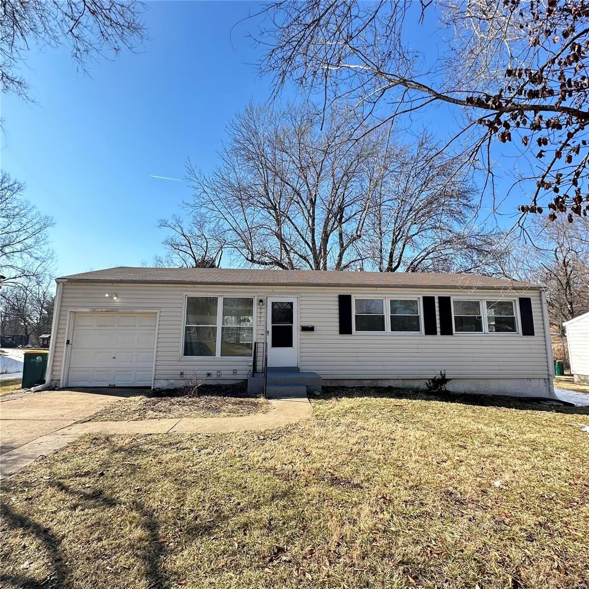 Property Photo:  9943 Gloucester Drive  MO 63137 