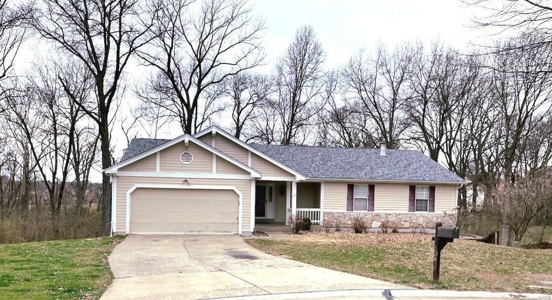 Property Photo:  124 Claybrook Court  MO 63304 