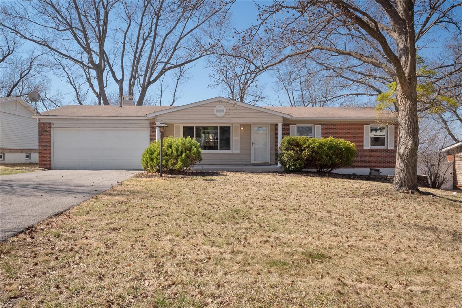 Property Photo: 989 Sandstone Drive MO 63146