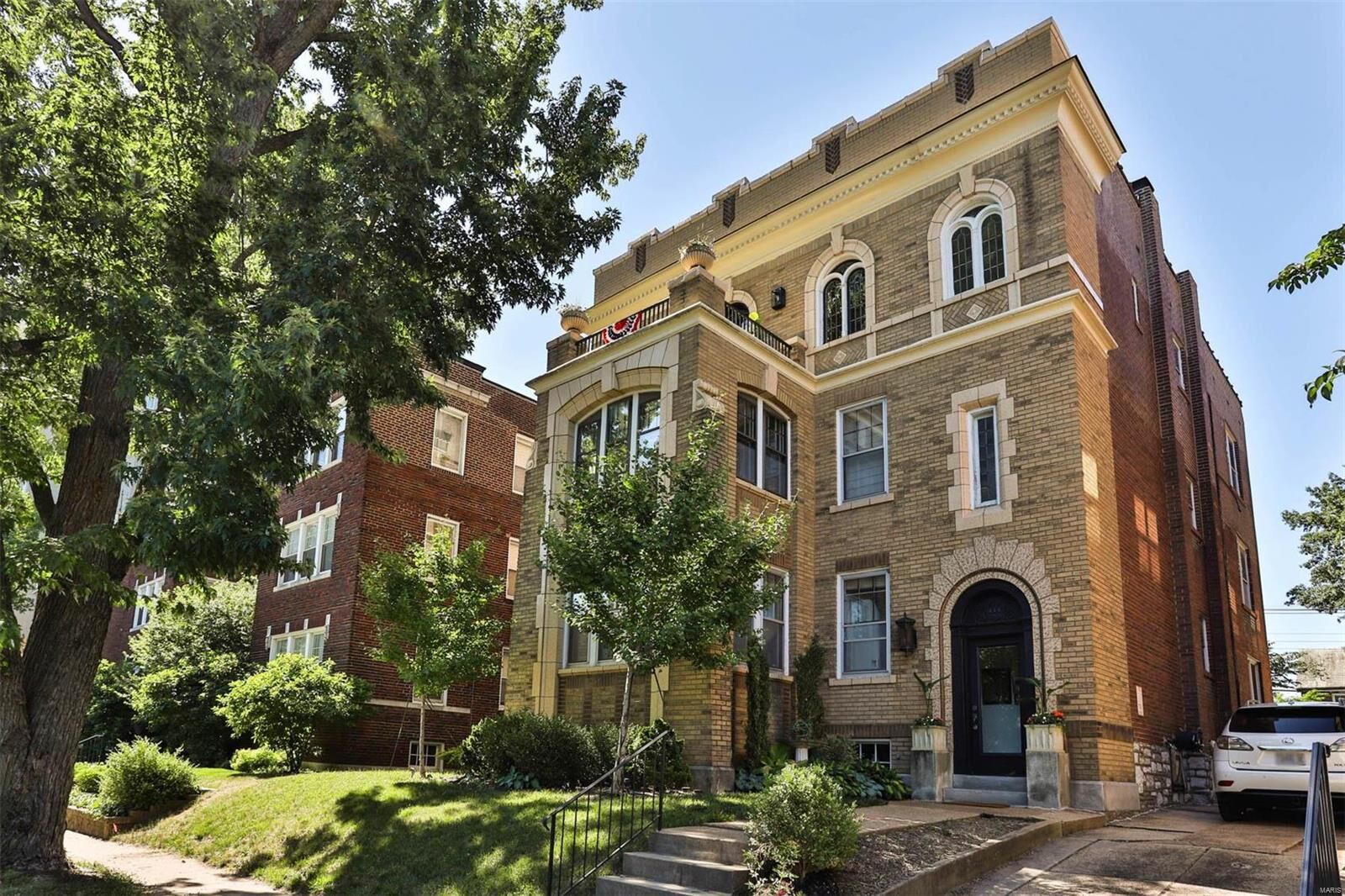 Property Photo: 6232 Southwood Avenue 1 MO 63105