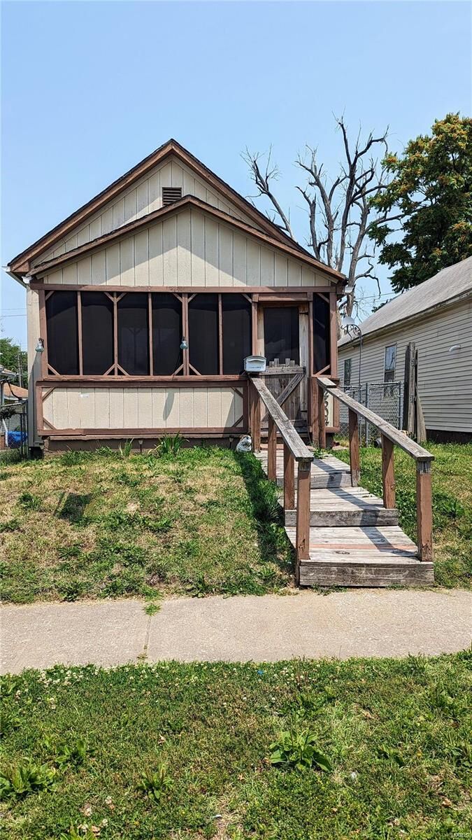 Property Photo:  2504 Denver Street A  IL 62040 