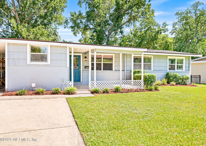 Property Photo:  6765 Snow White Drive  FL 32210 