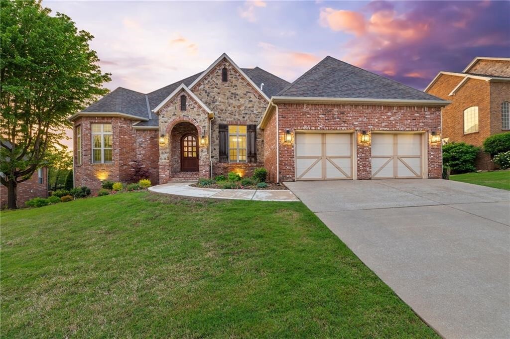 Property Photo:  5414 S Turnberry Road  AR 72758 