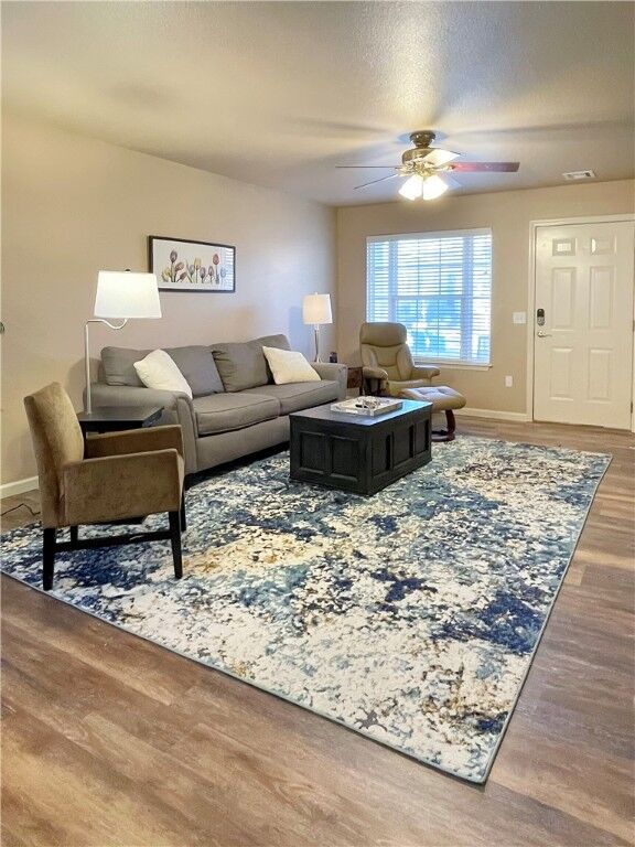 Property Photo:  520 SE D Street  AR 72712 