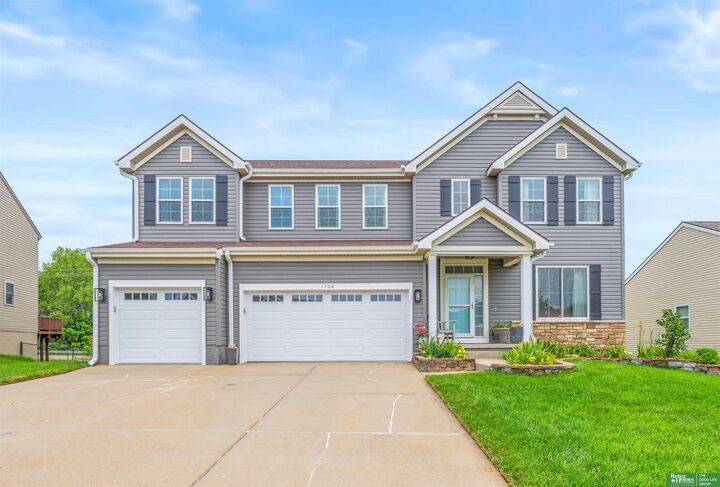 Property Photo:  1706 Port Royal Drive  NE 68046 