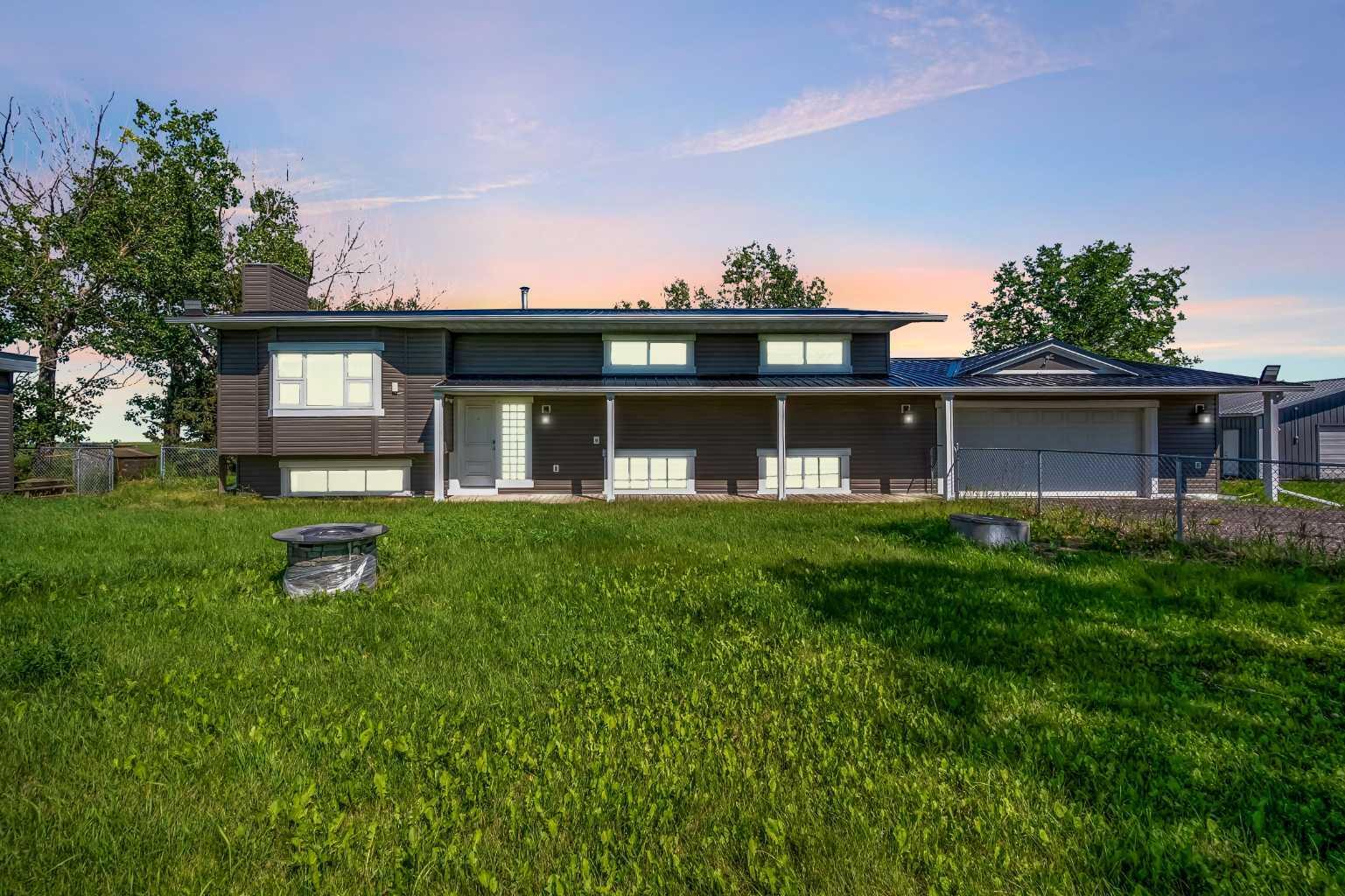 Property Photo: 251056 Range Road 272 AB T1Z 0S3