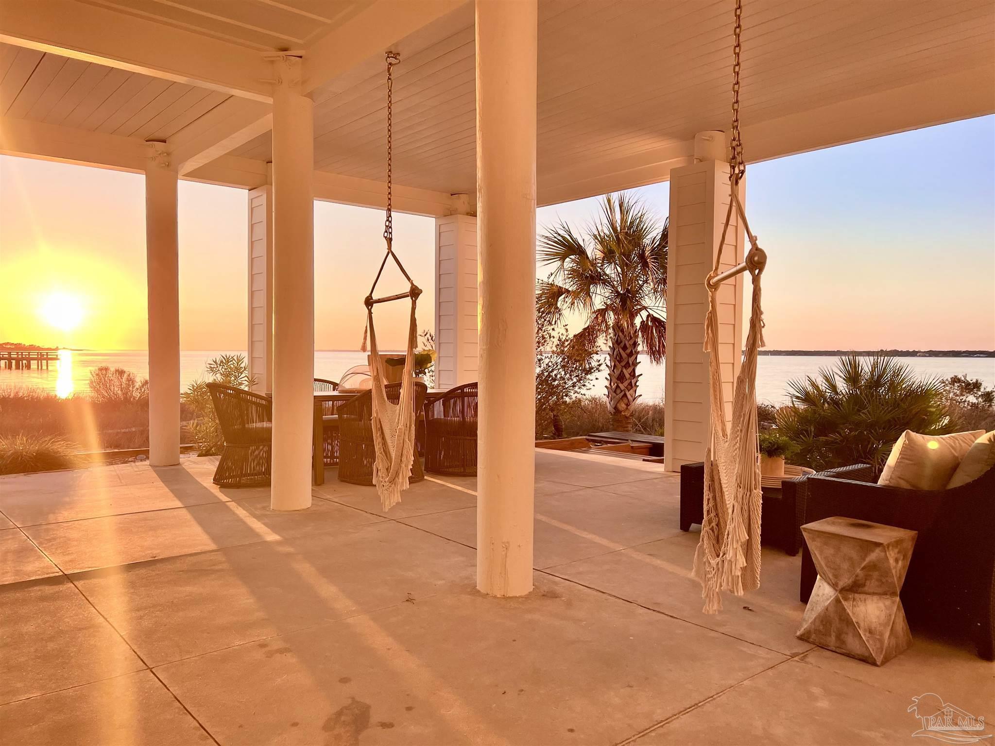 Property Photo: 1466 Seaside Cir FL 32566