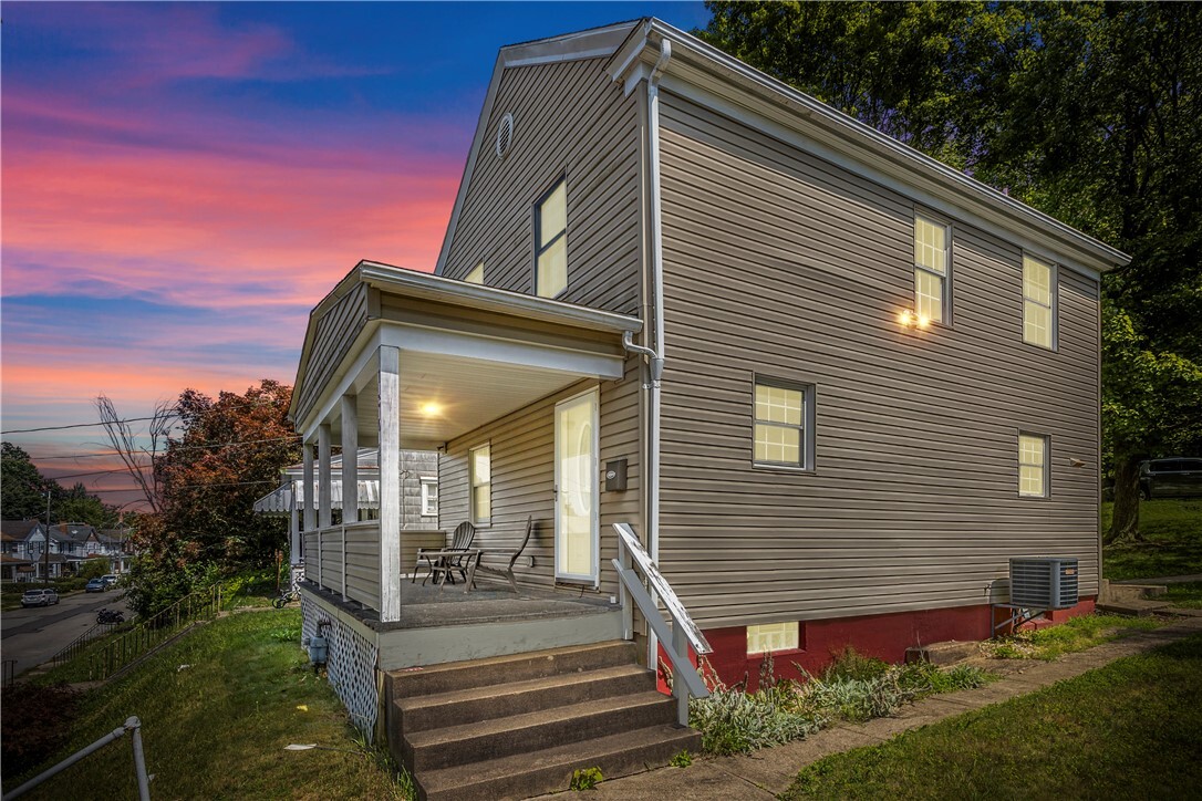 Property Photo:  1301 Wade St  PA 15001 
