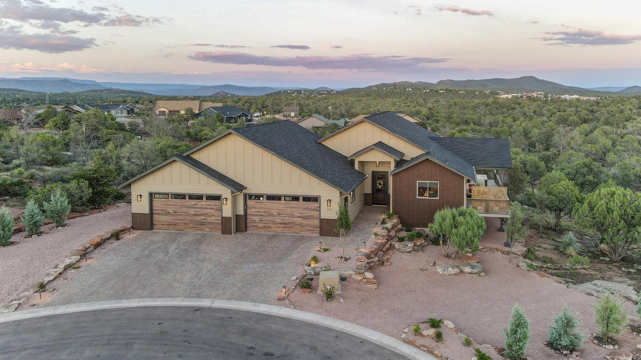 Property Photo: 1111 S Kinzer Court AZ 85541