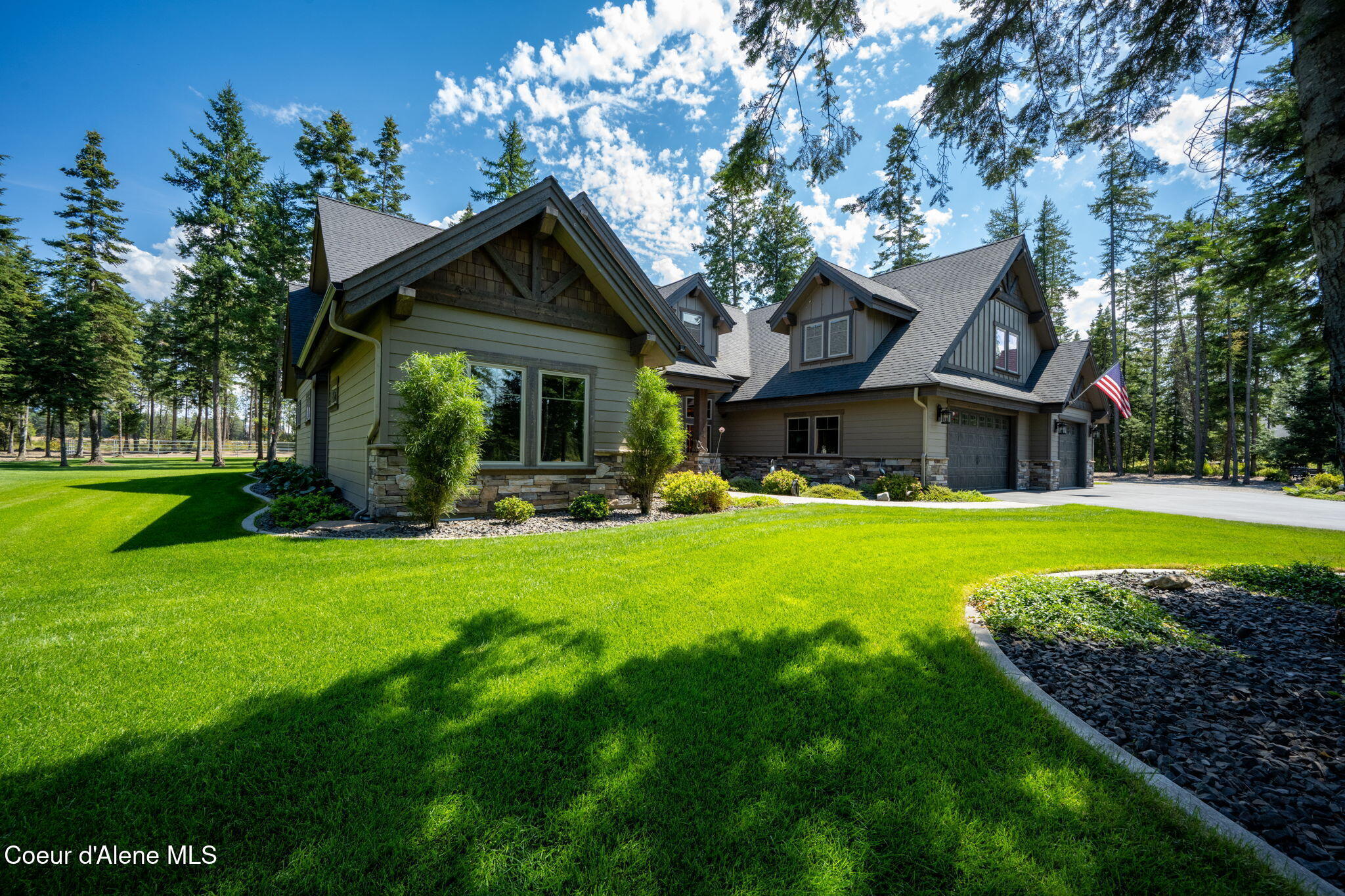 Property Photo: 1609 E Amulet Cir ID 83858
