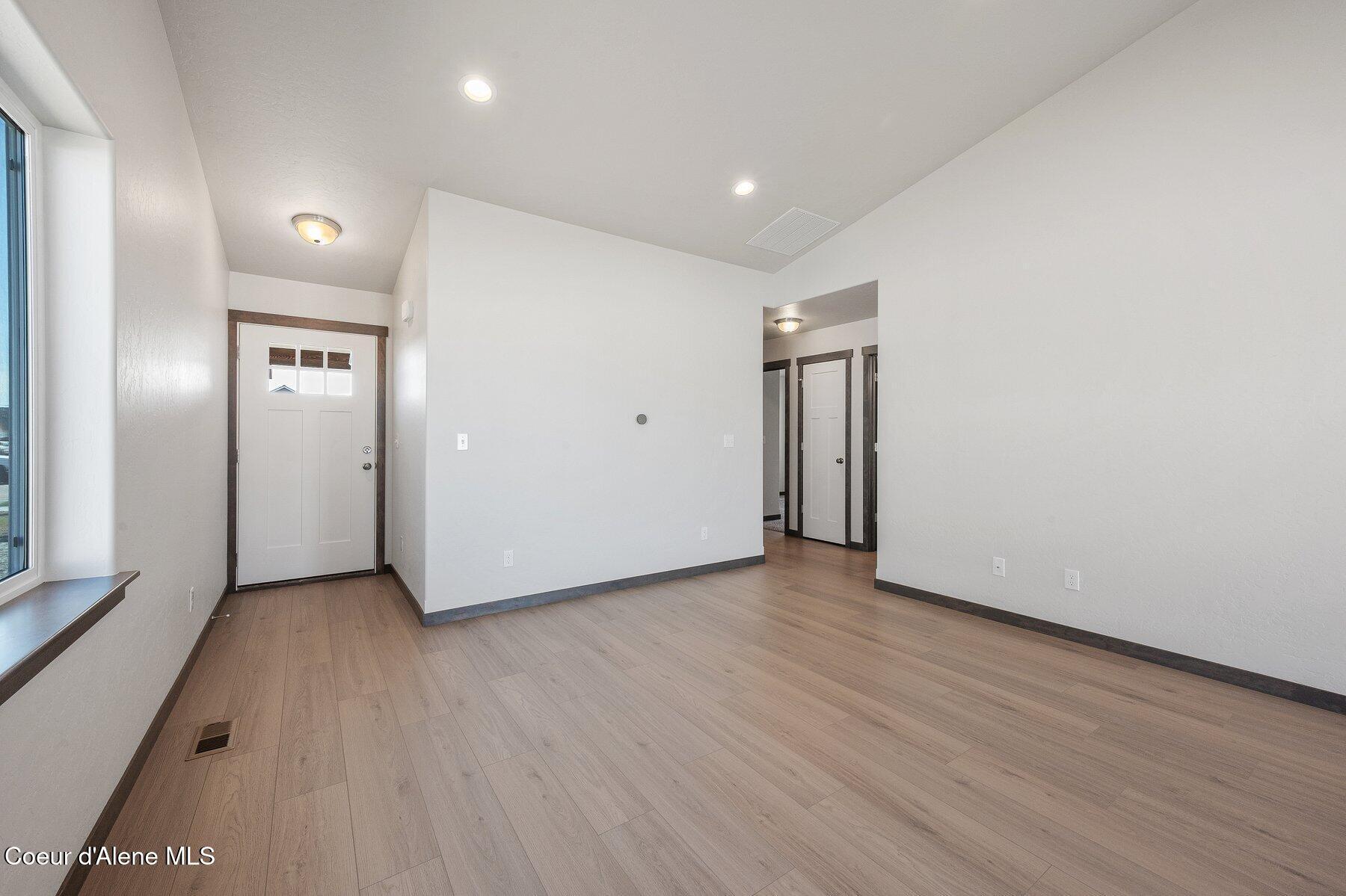 Property Photo: 925 Washington St ID 83868