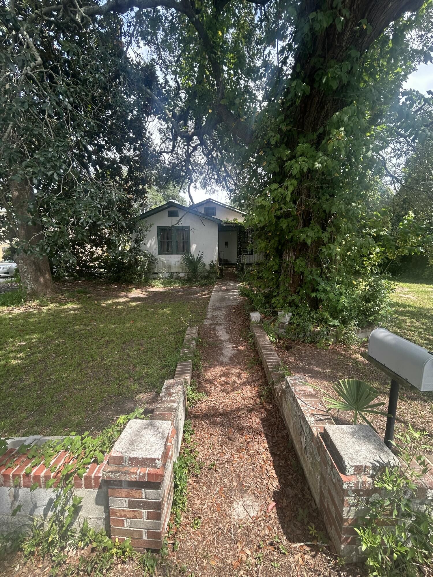 Property Photo: 1048 Main Street SC 29407