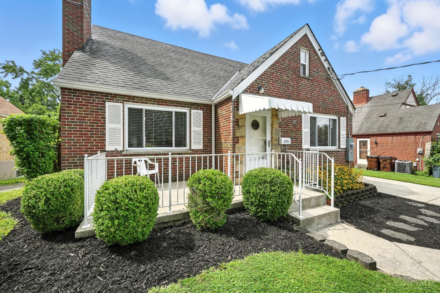 Property Photo: 2771 Byrneside Drive OH 45239
