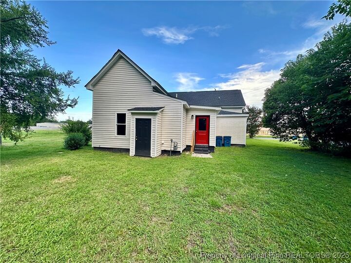 Property Photo:  407 N King Avenue  NC 28334 