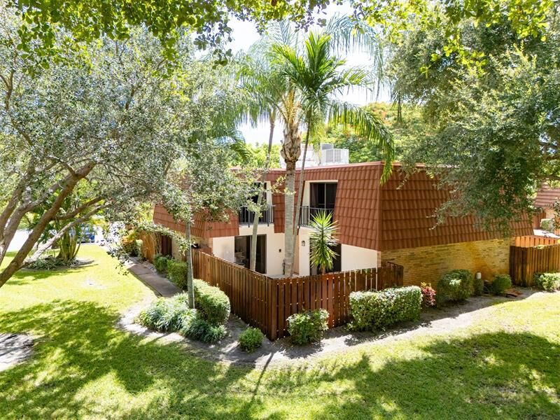 Property Photo: 3118 Spanish Wells Dr 15-C FL 33445