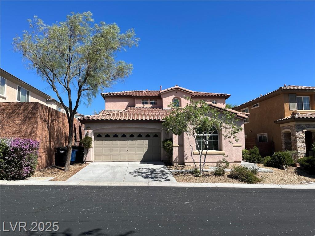 Property Photo:  
