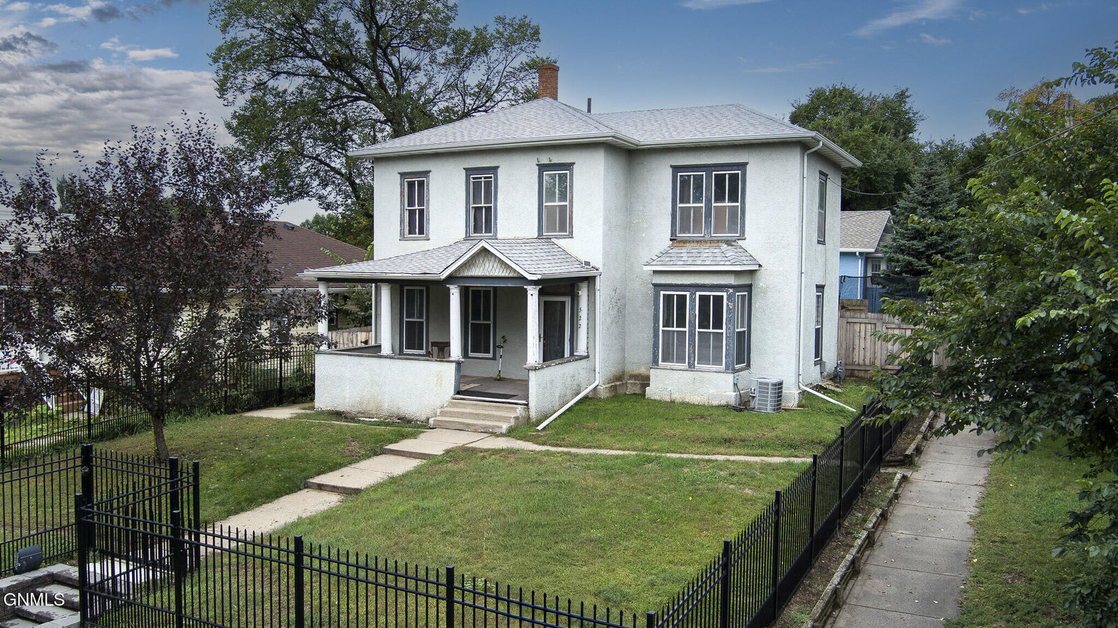 Property Photo:  522 N 2nd Street  ND 58501 