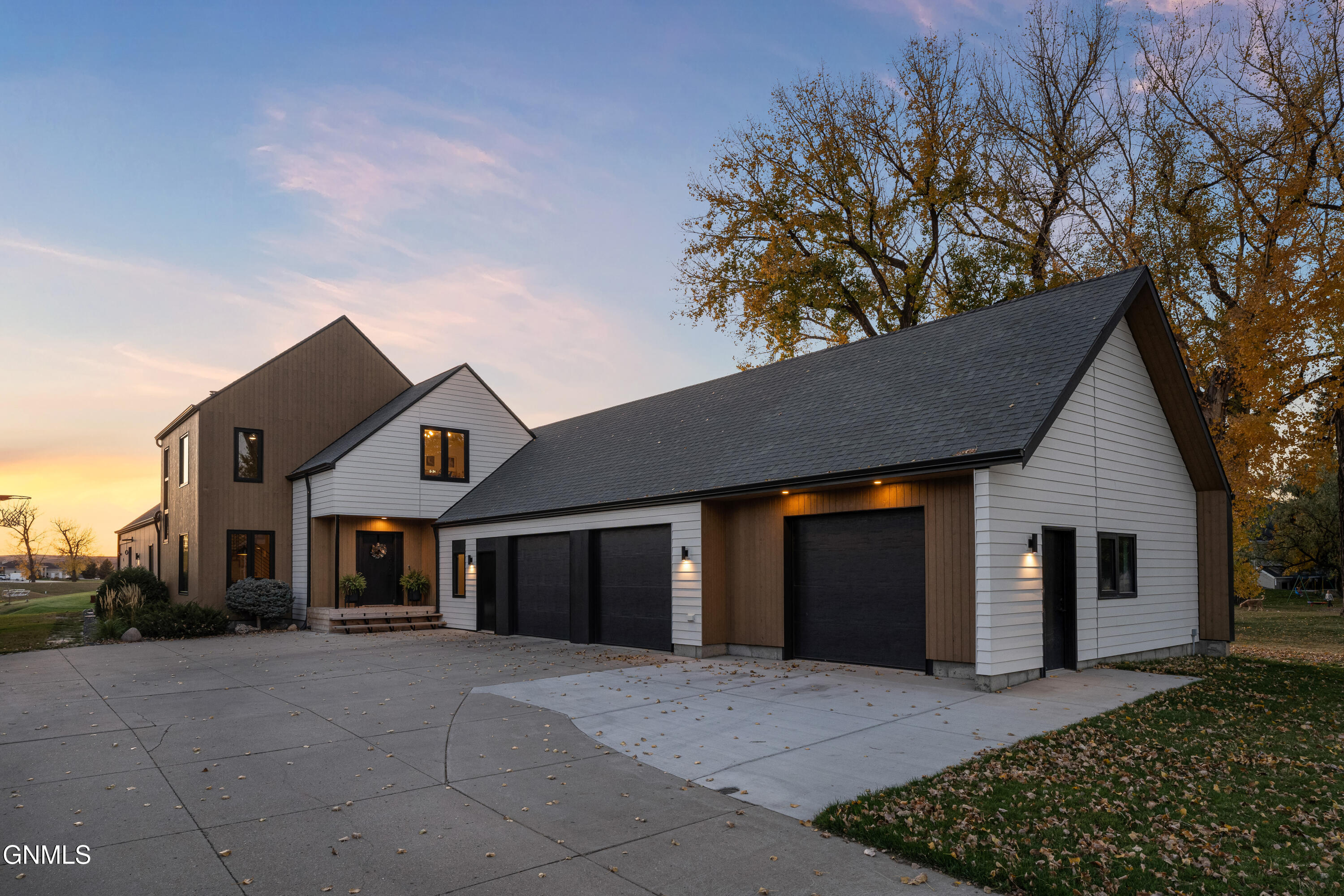 3505 Pelican Place SE  Mandan ND 58554 photo