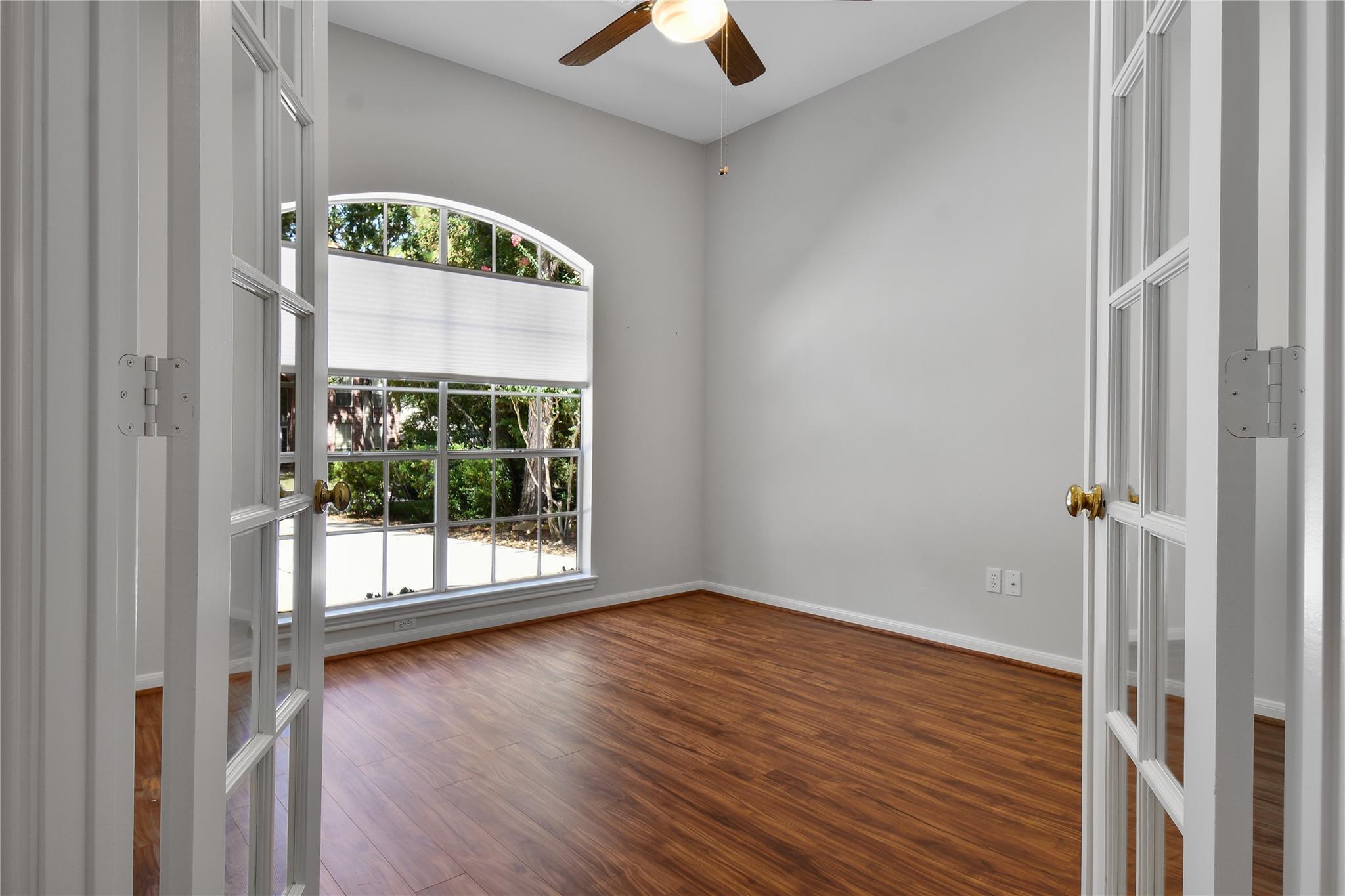 Property Photo: 152 W Amberglow Circle TX 77381