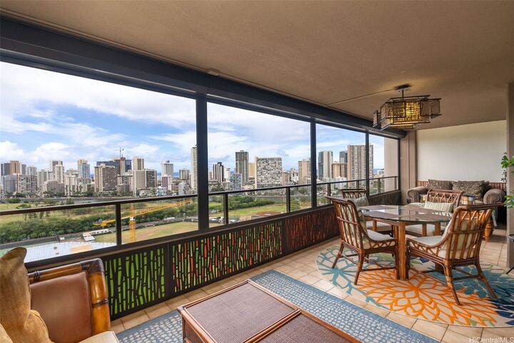 Property Photo:  583 Kamoku Street Dh2303  HI 96826 