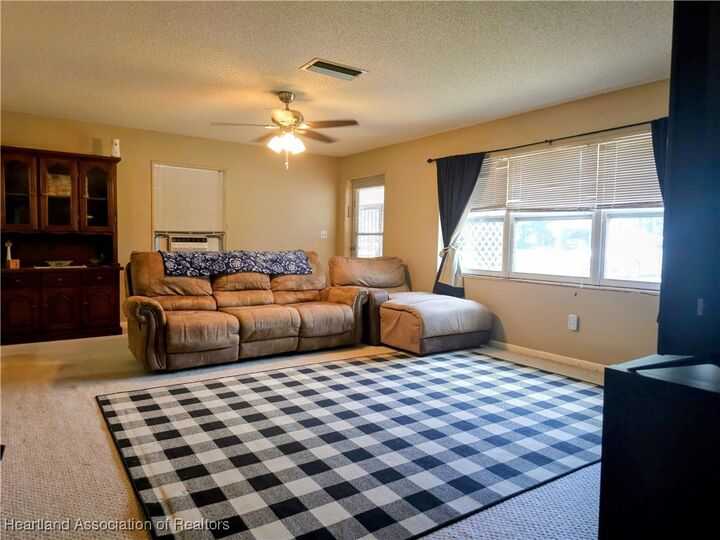 Property Photo:  530 N Lakeview Road  FL 33852 