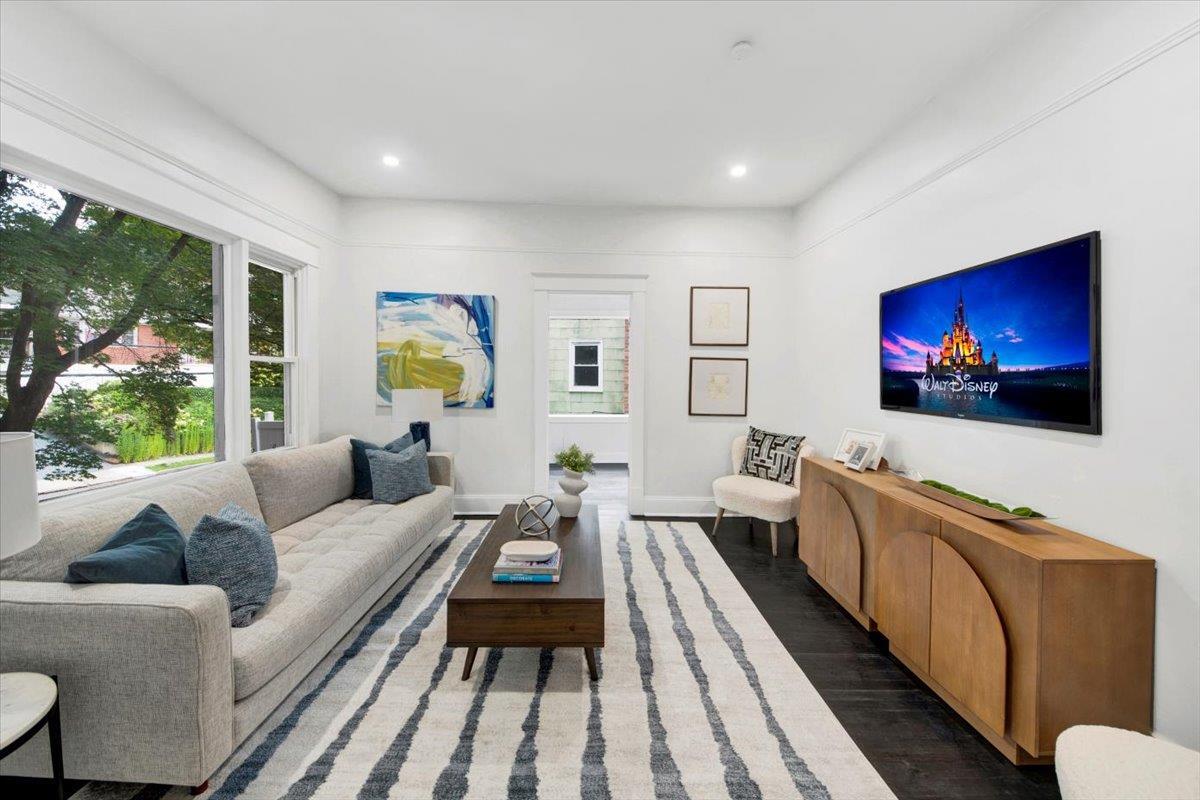 Property Photo:  75 Belknap Avenue  NY 10710 