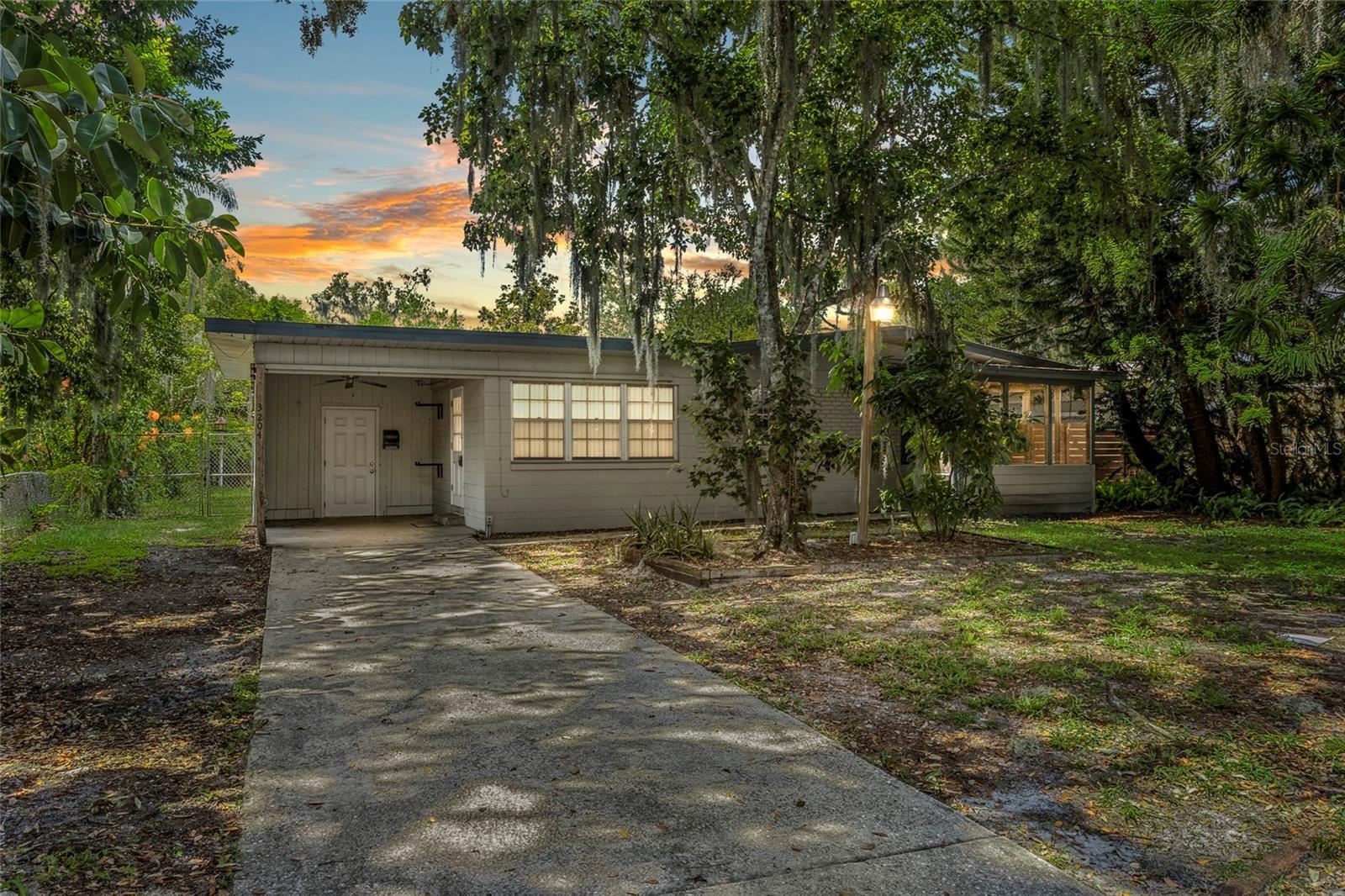 Property Photo:  3204 Indian Drive  FL 32812 
