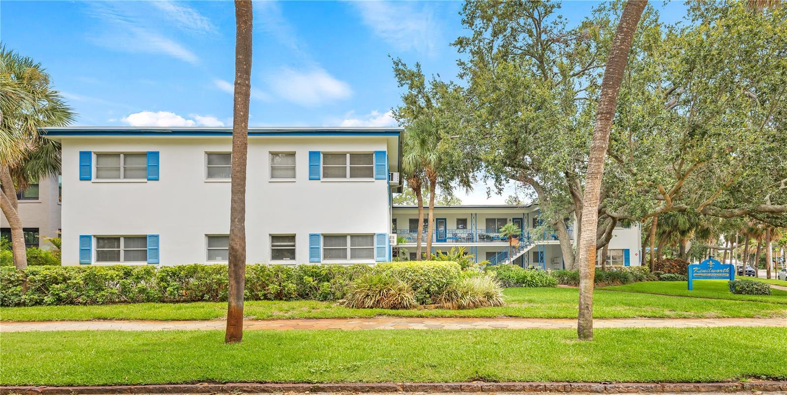 Property Photo: 800 Beach Drive NE FL 33701
