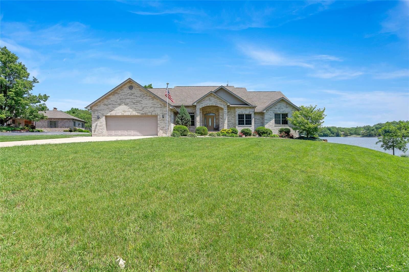 Property Photo: 7 Willow Circle Drive IL 62246