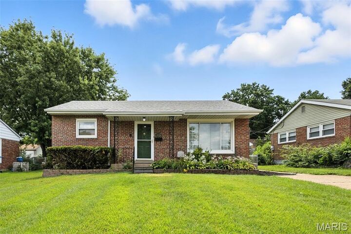 7024 Parkwood Street  St Louis MO 63116 photo
